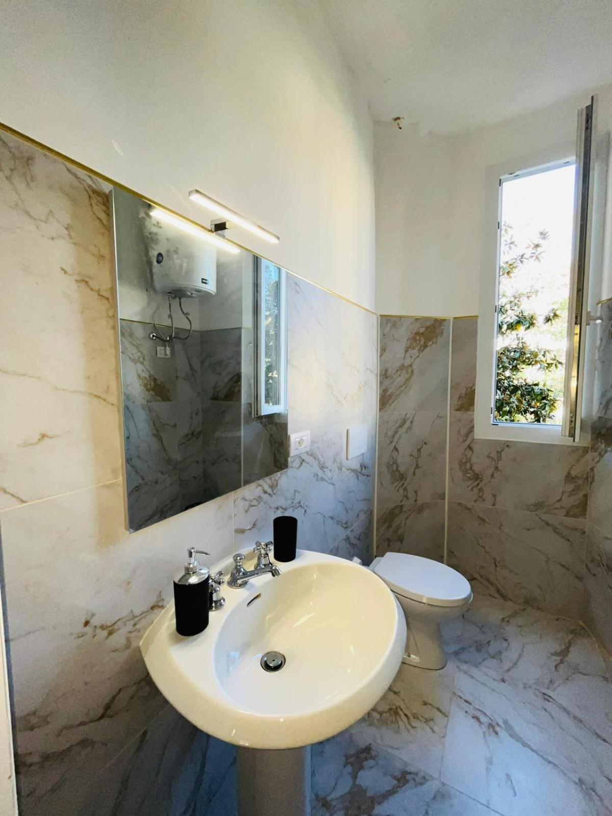 Oriani Bnb Panzió Firenze Kültér fotó